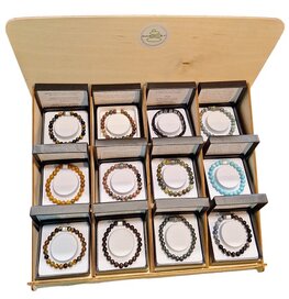 Display met variatie heren armbanden van natuursteen