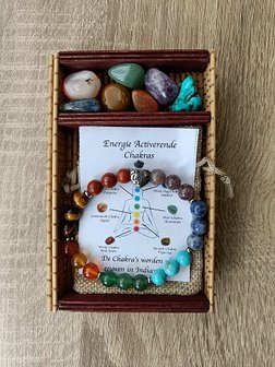 Energie Activerende Chakra&#039;s met Chakra Armband en Hart kraal