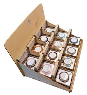 Display met dames natuursteen armbanden