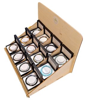 Display met variatie heren armbanden van natuursteen