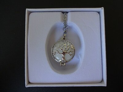 Dames ketting Geboortesteen White Jade for April