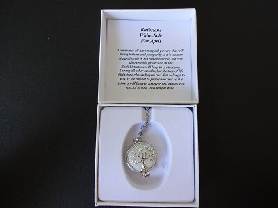 Dames ketting Geboortesteen Witte Jade (RAM)