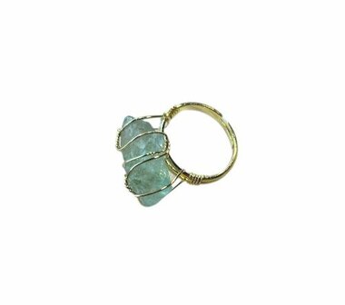 Goudkleurige ring met natuursteen Fluoriet