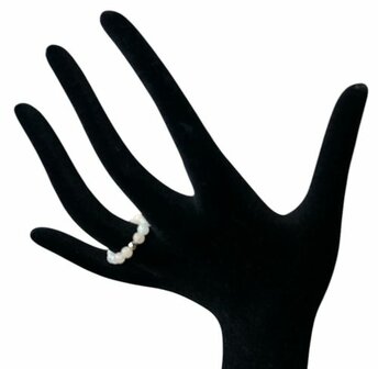 Dames ring 4 mm met roze Jade (maat 19)