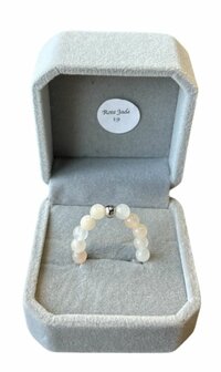 Dames ring 4 mm met roze Jade (maat 19)