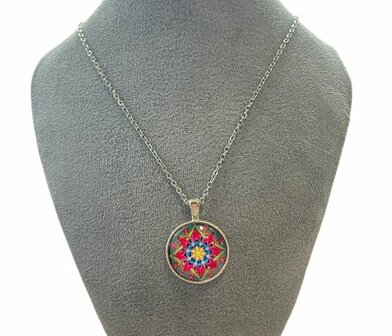 Ketting met een mandala hanger