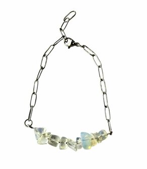 Zilverkleurige schakel armband met split natuursteen Opaliet
