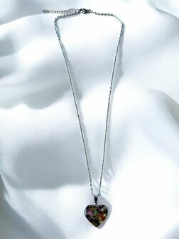 Ketting met hartje en een mix van natuurstenen