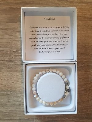 Dames armband Parelmoer met Engelkraal