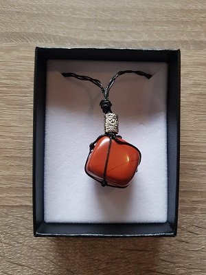 Damesketting van natuursteen Rode Jaspis