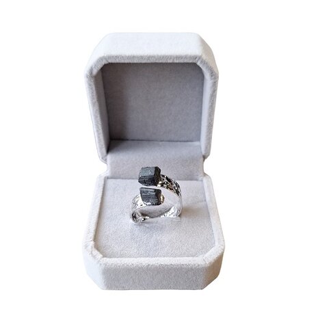 Metalen ring met Toermalijn natuursteen