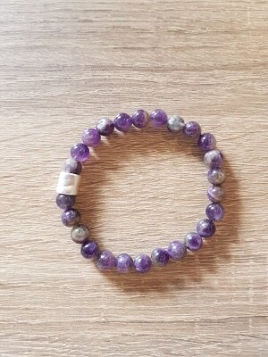 Heren armband Amethist met matzilverkleurige kraal