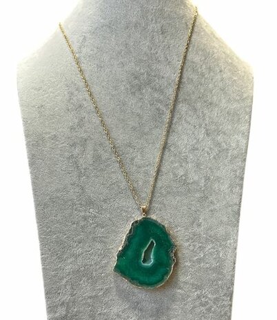 Groene ruwe Agaat met goudkleurige ketting