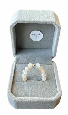 Dames ring 4 mm met roze Jade (maat 19)