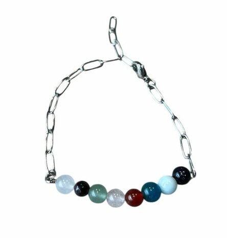Zilverkleurige schakel armband met een mix van natuursteen kralen