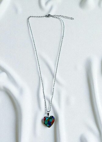 Ketting met hartje en een mix van natuurstenen