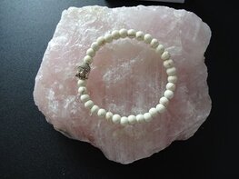 Dames armband Howliet met boeddhakraal Dames armband Howliet met boeddhakraal