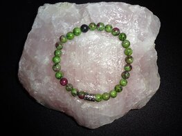 Dames armband Robijn in Zoïsiet met basic kraal
