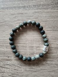 Heren armband mat Zoïsiet met matzilverkleurige kraal Heren armband mat Zoïsiet met matzilverkleurige kraal