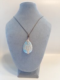 Damesketting van natuursteen, Tree of Life met Howliet Damesketting van natuursteen, Tree of Life met Howliet