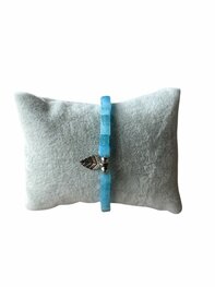 Dames armband Aquamarijn 5 mm vierkante stenen met veer bedel