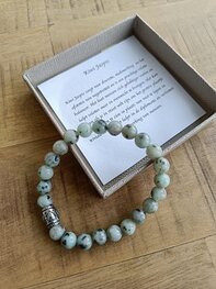 Dames armband Kiwi Jaspis met RVS Basic kraal Dames armband Kiwi Jaspis met RVS Basic kraal