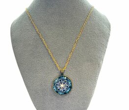 Ketting goudkleurig met een mandala hanger